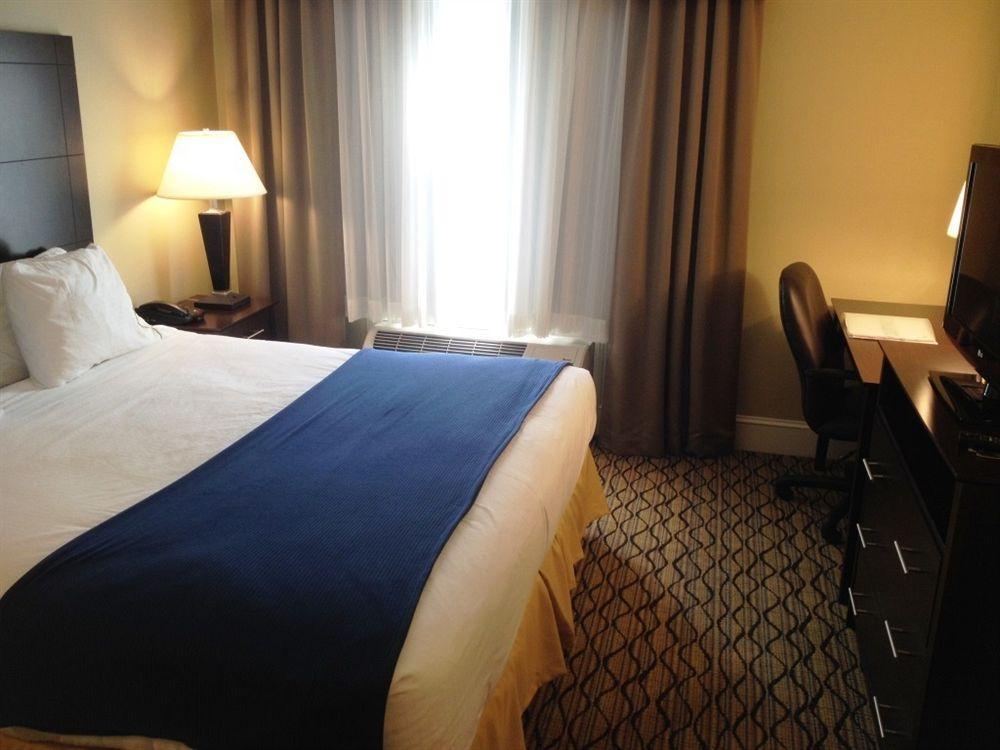 Holiday Inn Express And Suites Merrimack By Ihg Εξωτερικό φωτογραφία