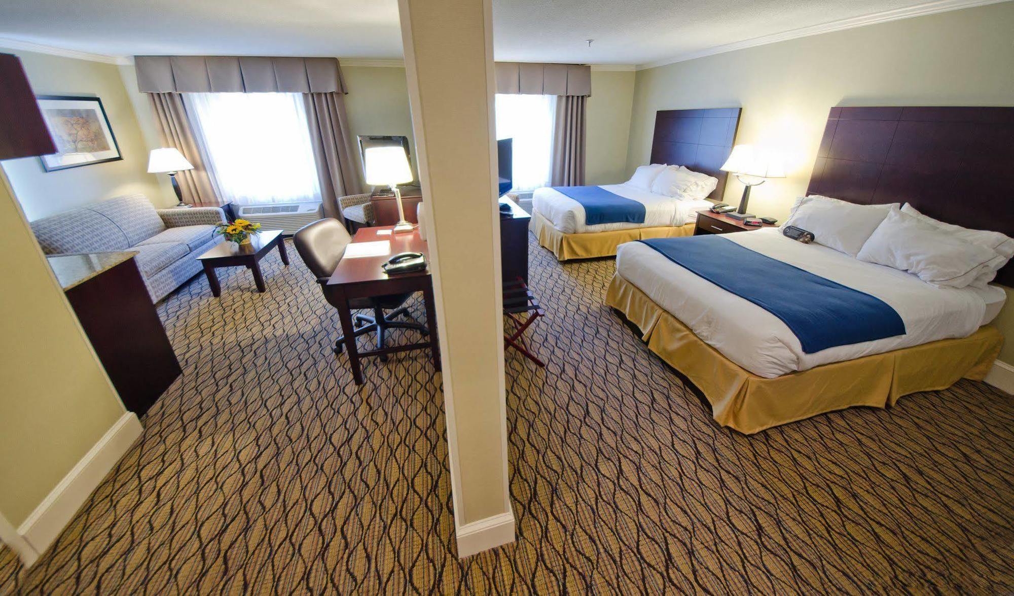 Holiday Inn Express And Suites Merrimack By Ihg Εξωτερικό φωτογραφία