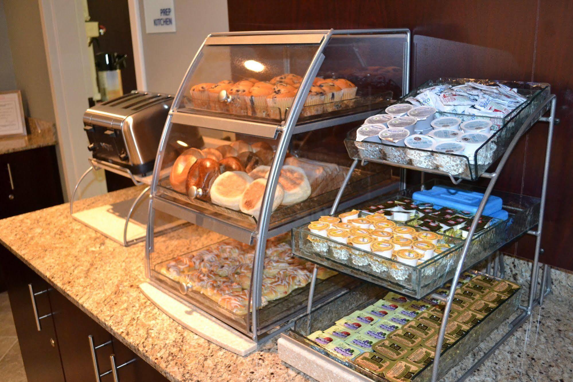 Holiday Inn Express And Suites Merrimack By Ihg Εξωτερικό φωτογραφία