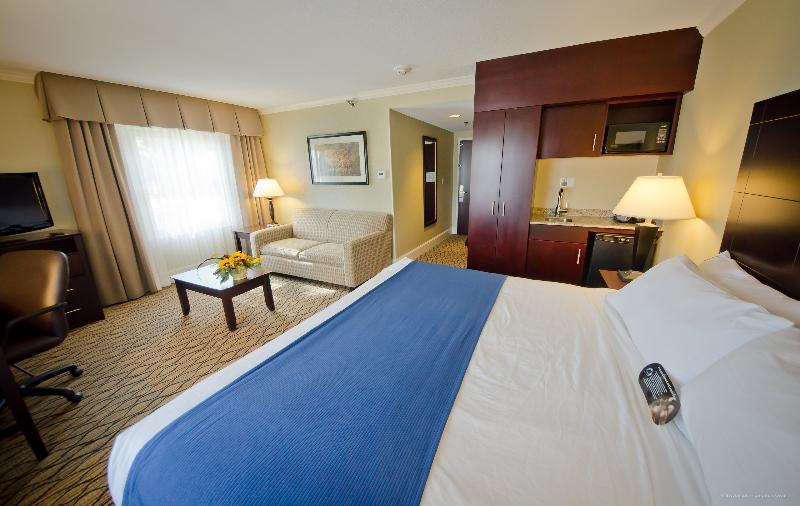 Holiday Inn Express And Suites Merrimack By Ihg Εξωτερικό φωτογραφία